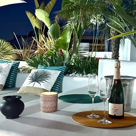 Villa Casa Vela Blanca Vista Al Mar - - *